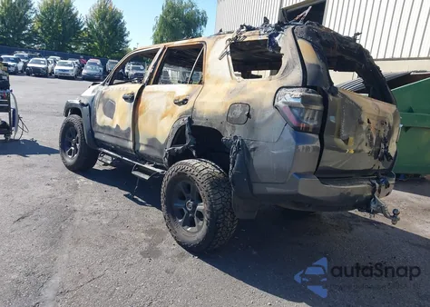 2022 Toyota 4Runner Sr5 z USA, uszkodzony, nr VIN JTEMU5JR7N6049387